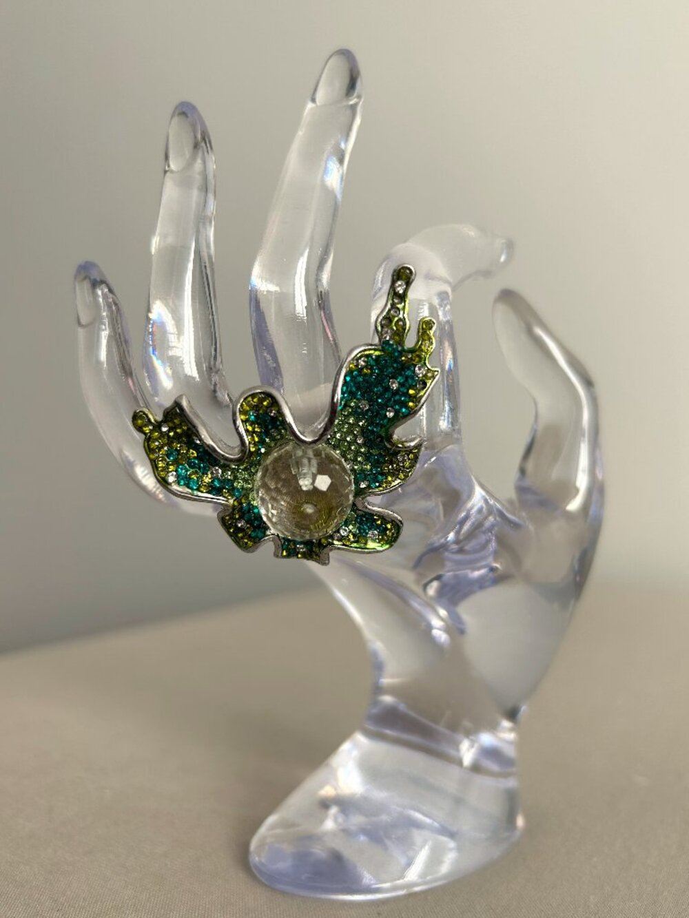 Green Rhinestone Abstract Seaweed Leaf Ring